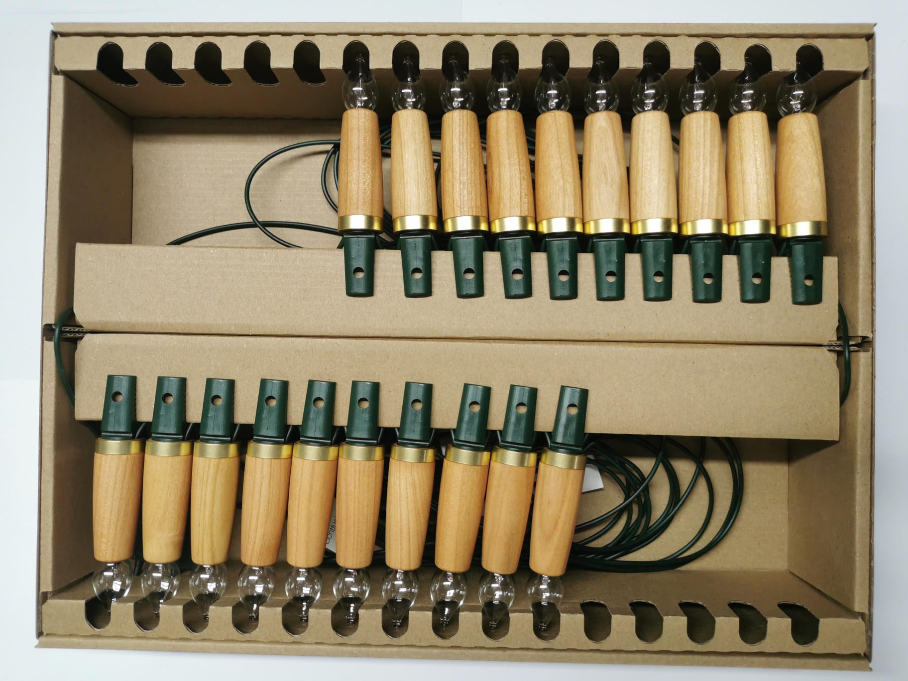 Holzschaft Innenlichterkette mit 20 Spitzkerzen, Kirsche