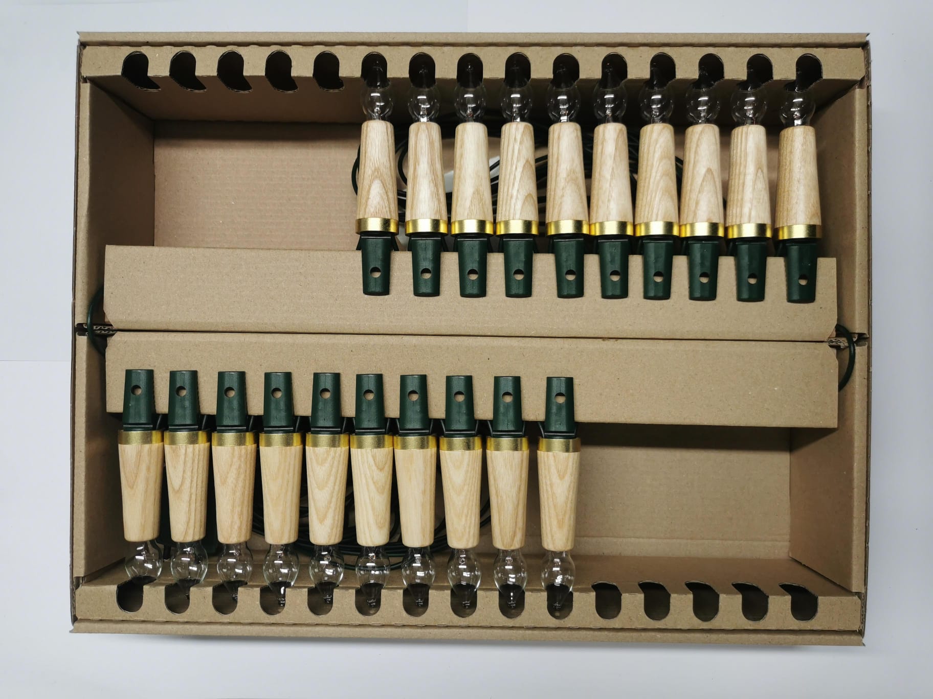 Holzschaft Innenlichterkette mit 20 Spitzkerzen,Esche